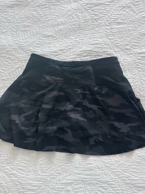 Athleta Black & Charcoal Camo Skort